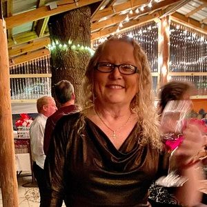 Meet your Posher, Dana